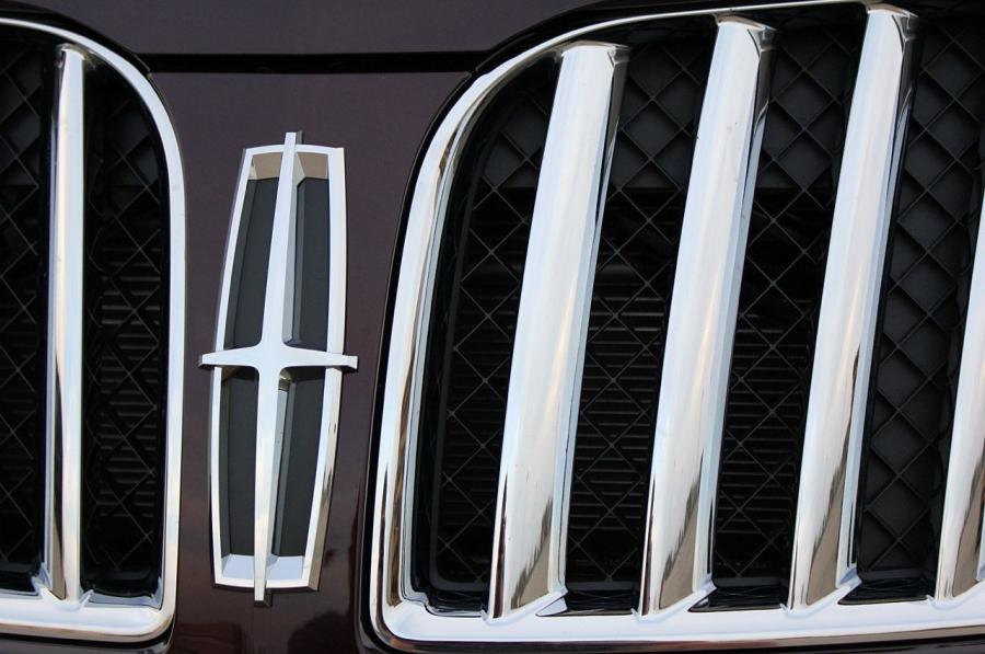  Lincoln MKX 2011 года  (фото 2 из 105)